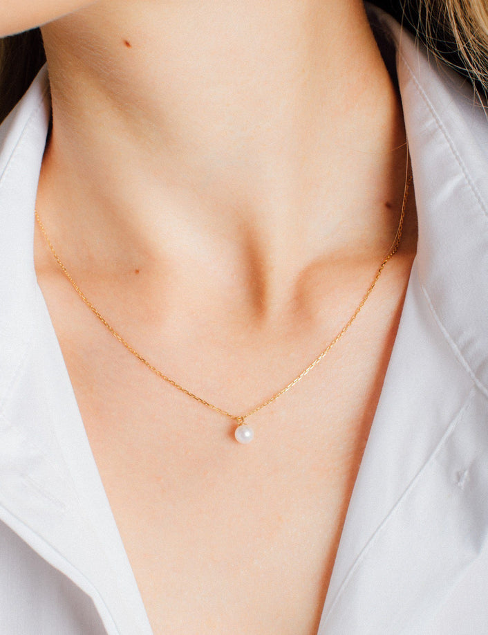 Simple Pearl Necklace