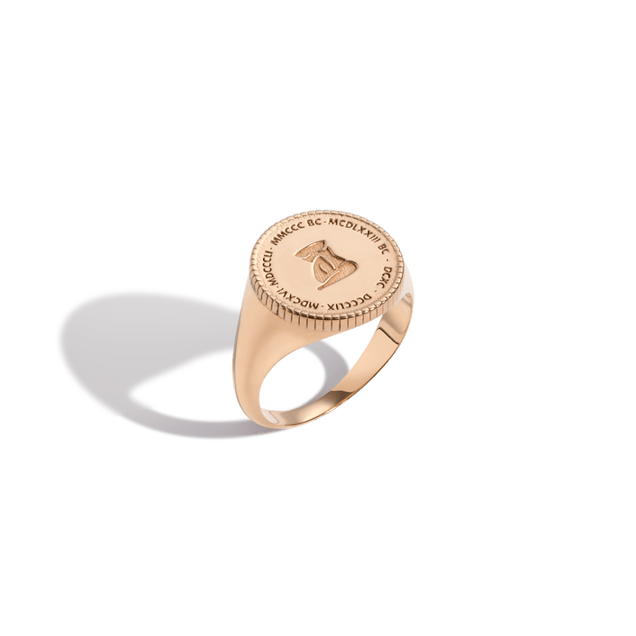 Femme Gold Signet Ring